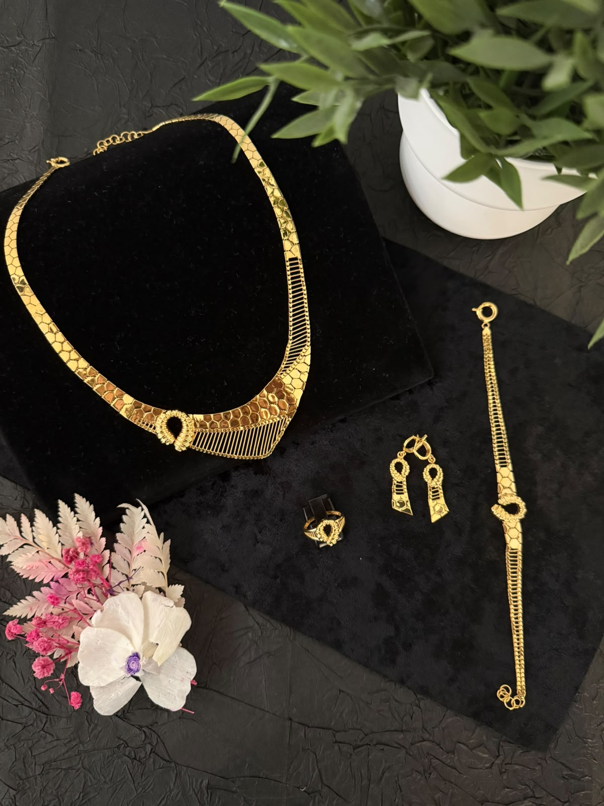 Gold Pendant Set